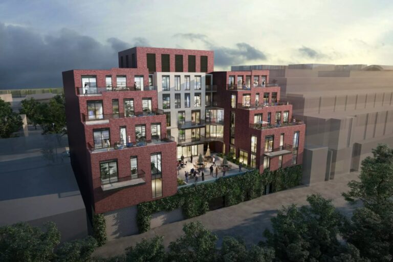 452 Bathurst Street Condos