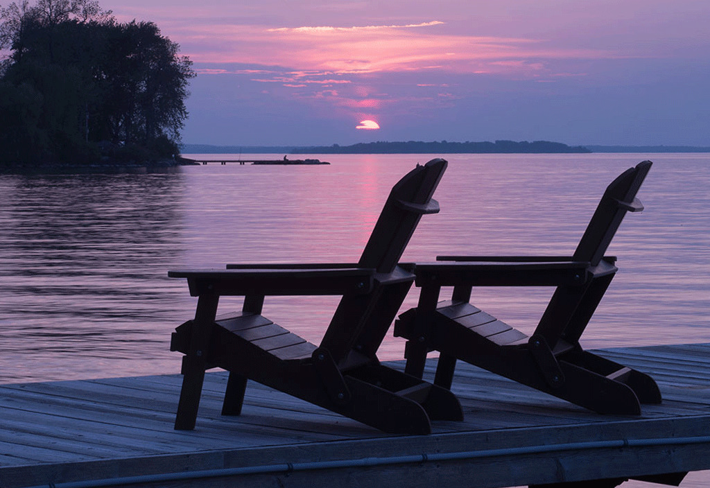 Mariner’s Pier Towns -  Chairs-facing-Lake-Simcoe-9
