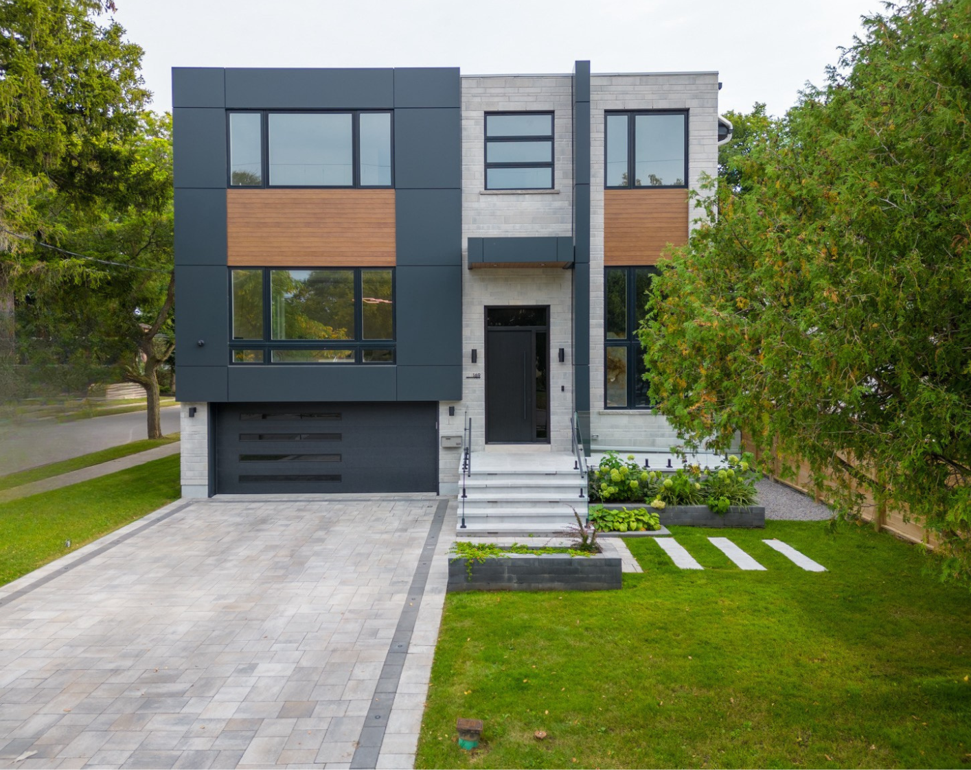 169 Poyntz Ave Home